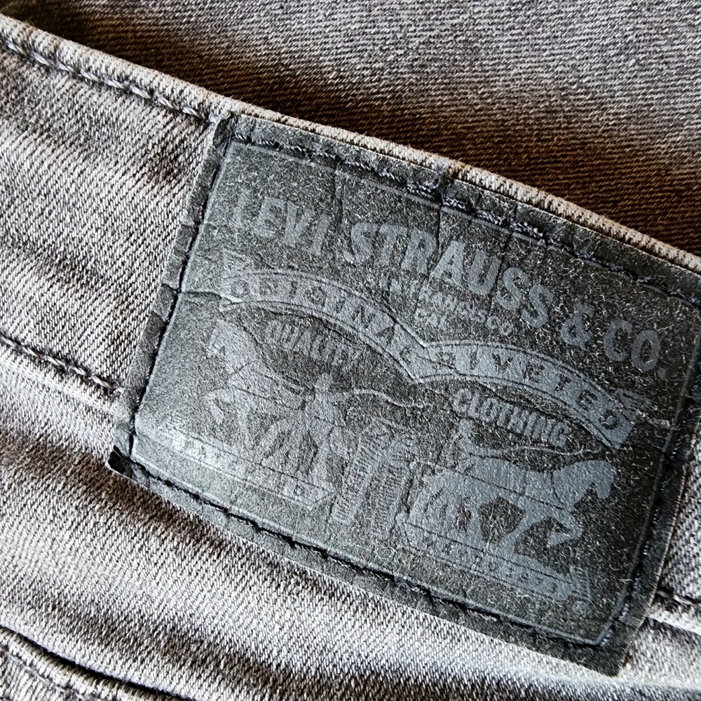 Levi's Skinny High Waist Jeans EUC - Picture 3 of 7